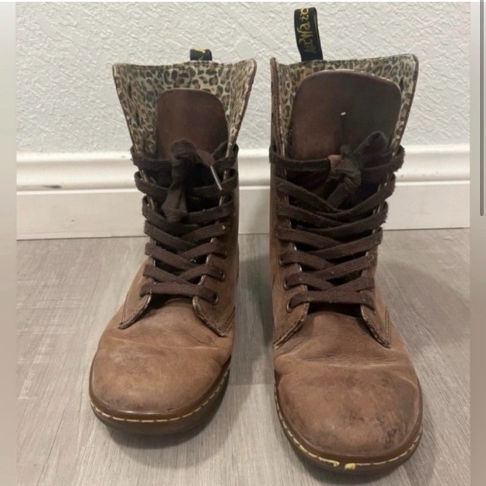 Dr. Martens Stratford Distressed Brown
Leather/Cheetah Print Lined Boots- 6W